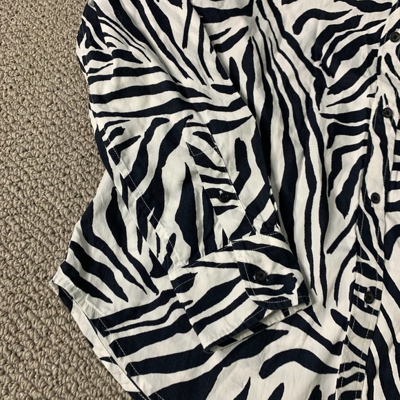 Chaps Womens Shirt Size Medium White Black Zebra Print Button Up Long Sleeves - Picture 3 of 10